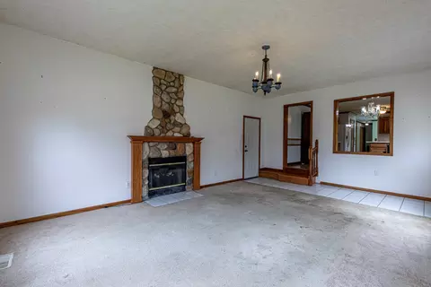 Living - 39 Timberlane Dr, Putnam, IL 61560 photo 1 of 5