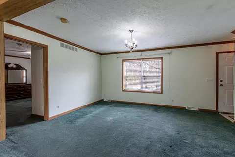 Living - 39 Timberlane Dr, Putnam, IL 61560 photo 4 of 5