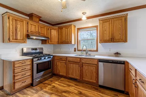 Kitchen - 39 Timberlane Dr, Putnam, IL 61560 photo 1 of 2