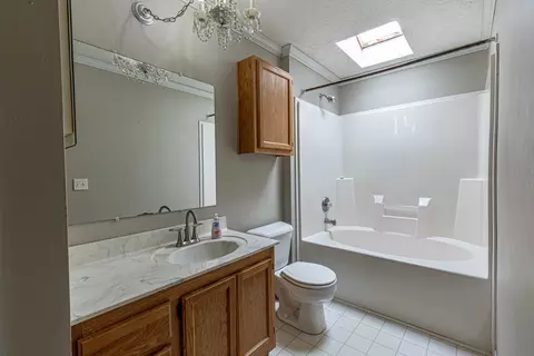 Bath - 39 Timberlane Dr, Putnam, IL 61560 photo 1 of 3