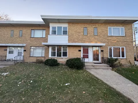 4912 Crain St #C, Skokie, IL 60077