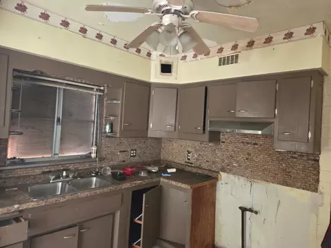 Kitchen - 1038 W 104th St, Chicago, IL 60643 photo 1 of 1