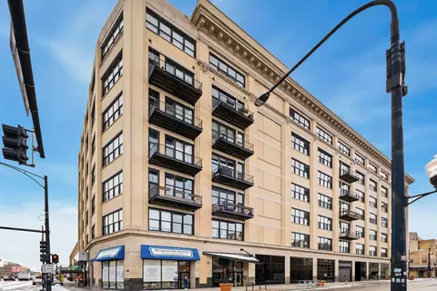 1601 W School St #511, Chicago, IL 60657