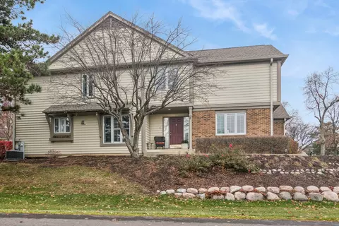 130 Warkworth Ln, Inverness, IL 60067