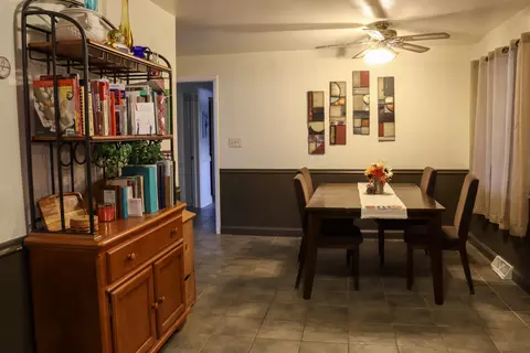 Dining - 523 Barden St, Morrison, IL 61270 photo 2 of 2