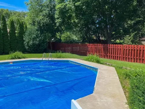 Exterior - 523 Barden St, Morrison, IL 61270 photo 4 of 5