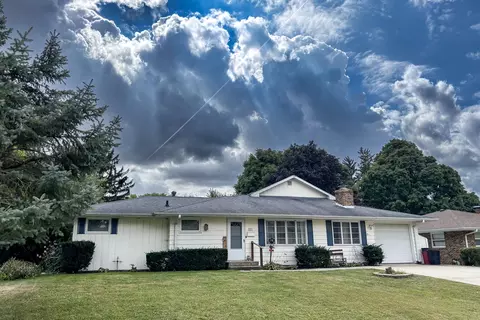 523 Barden St, Morrison, IL 61270