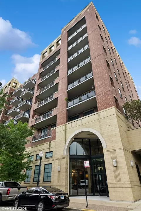 811 W 15th Pl #513, Chicago, IL 60608