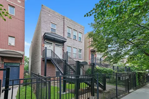 2432 W Harrison St #3, Chicago, IL 60612
