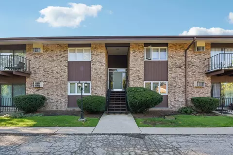 505 Kenilworth Ave #4, Glen Ellyn, IL 60137
