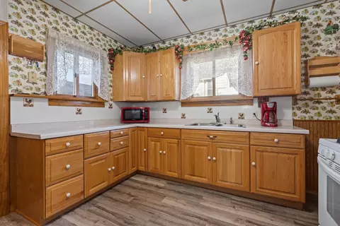 Kitchen - 644 Oak Ave, Aurora, IL 60506 photo 1 of 3
