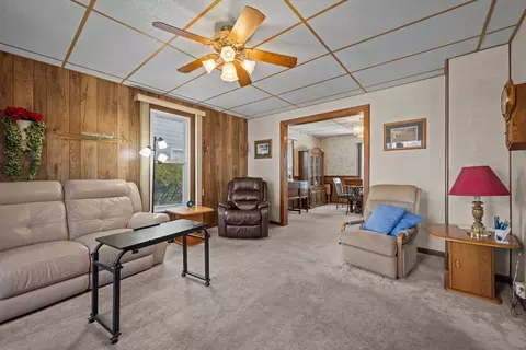Living - 644 Oak Ave, Aurora, IL 60506 photo 2 of 2