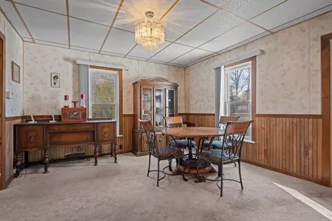 Dining - 644 Oak Ave, Aurora, IL 60506 photo 2 of 3