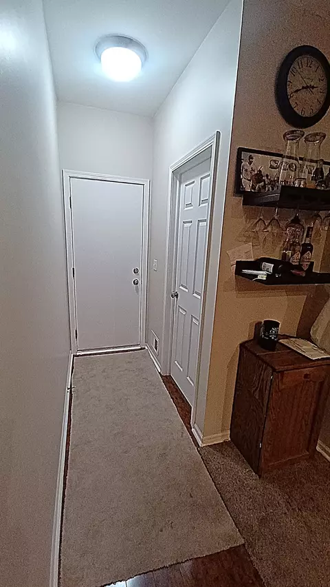 Entry Way - 17543 S Gilbert Dr, Lockport, IL 60441 photo 4 of 10
