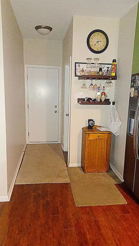 Entry Way - 17543 S Gilbert Dr, Lockport, IL 60441 photo 3 of 10