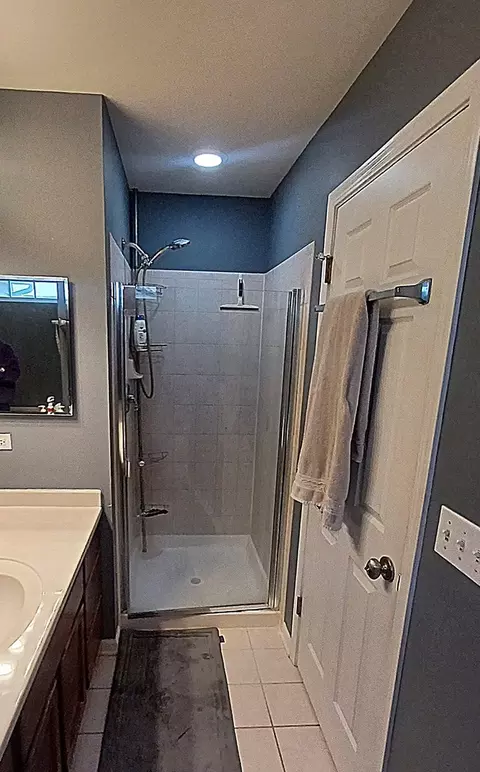 Bath - 17543 S Gilbert Dr, Lockport, IL 60441 photo 3 of 6