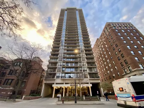 3150 N Sheridan Rd #25CD, Chicago, IL 60657