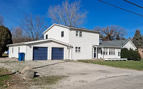 2585 E 450th Rd, Oglesby, IL 61348