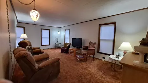 Living - 2585 E 450th Rd, Oglesby, IL 61348 photo 3 of 4
