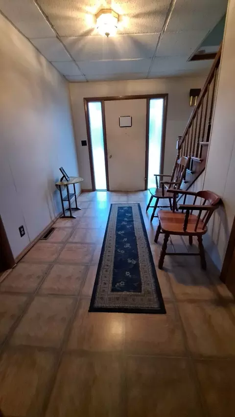 Entry Way - 2585 E 450th Rd, Oglesby, IL 61348 photo 1 of 3