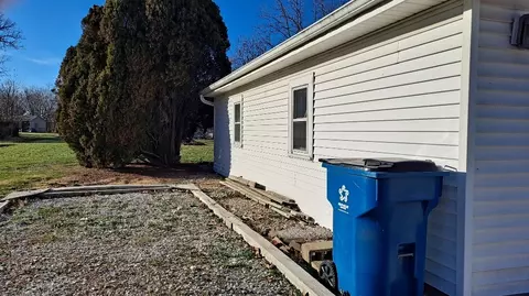 Exterior - 2585 E 450th Rd, Oglesby, IL 61348 photo 3 of 5