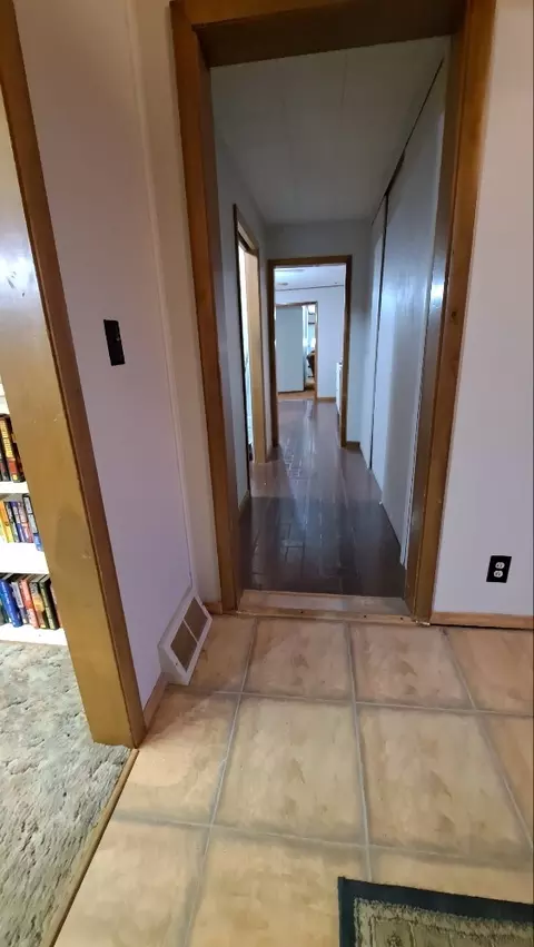 Entry Way - 2585 E 450th Rd, Oglesby, IL 61348 photo 3 of 3