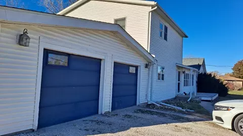 Exterior - 2585 E 450th Rd, Oglesby, IL 61348 photo 2 of 5