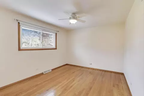 Bedroom - 910 E Aster Ave, Palatine, IL 60074 photo 1 of 7