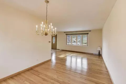 Living - 910 E Aster Ave, Palatine, IL 60074 photo 4 of 5