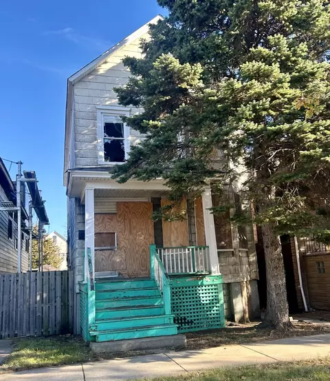 8135 S Coles Ave, Chicago, IL 60617