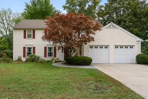 2067 Butternut Ln, Northbrook, IL 60062