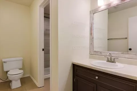 Bath - 1920 Tracy Dr #12, Bloomington, IL 61704 photo 1 of 2