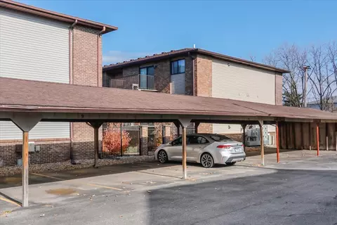 Exterior - 1920 Tracy Dr #12, Bloomington, IL 61704 photo 2 of 2