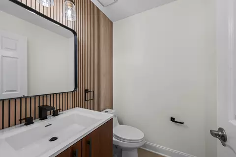 Bath - 400 Diamond Back Way, Algonquin, IL 60102 photo 1 of 5