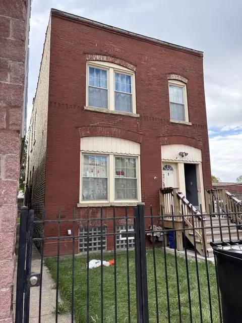 3553 W Cermak Rd, Chicago, IL 60623