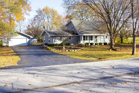 21303 S 93rd Ave, Frankfort, IL 60423