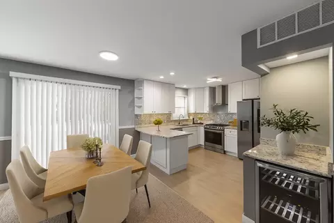 Dining - 903 Old Oak Cir, Algonquin, IL 60102 photo 1 of 1
