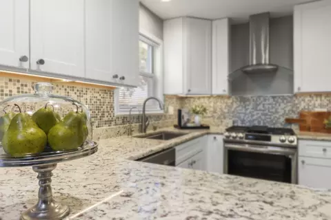 Kitchen - 903 Old Oak Cir, Algonquin, IL 60102 photo 4 of 4