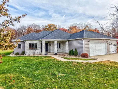 4470 E 1369th Rd, Earlville, IL 60518