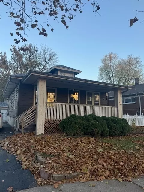 10 Manor Ct, Joliet, IL 60436