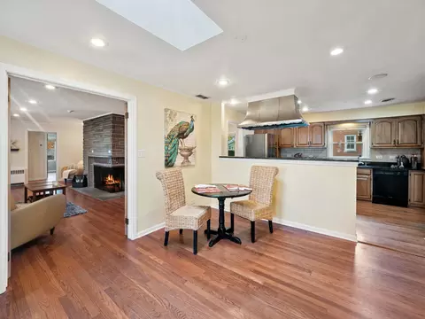 295 Ardmore Rd, Des Plaines, IL 60016 photo 11