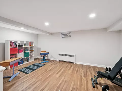 295 Ardmore Rd, Des Plaines, IL 60016 photo 18