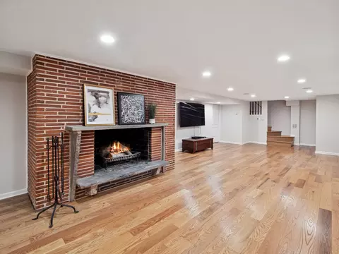 295 Ardmore Rd, Des Plaines, IL 60016 photo 17