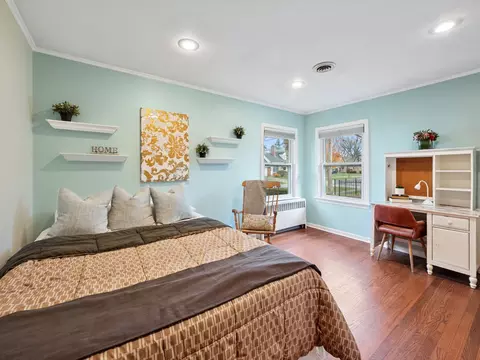 295 Ardmore Rd, Des Plaines, IL 60016 photo 12