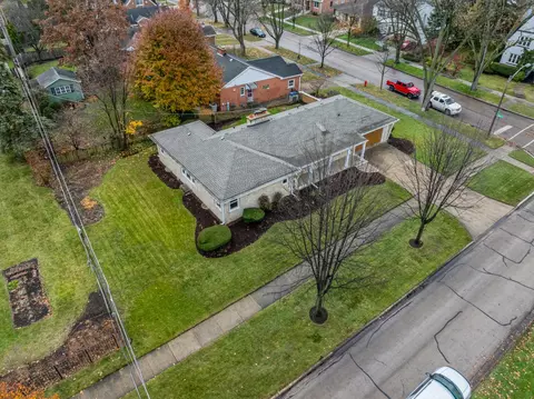 295 Ardmore Rd, Des Plaines, IL 60016 photo 3