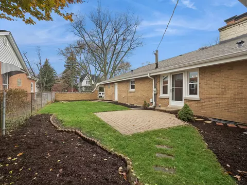 295 Ardmore Rd, Des Plaines, IL 60016 photo 22