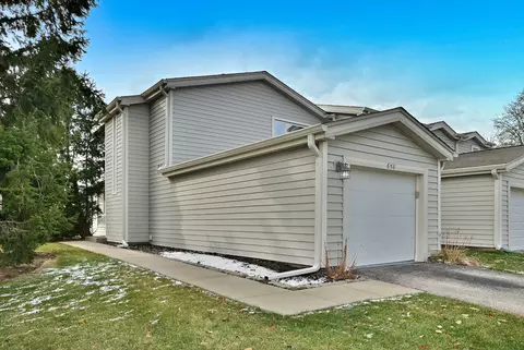 658 Claridge Cir, Hoffman Estates, IL 60169 photo 2