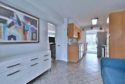 658 Claridge Cir, Hoffman Estates, IL 60169 photo 4