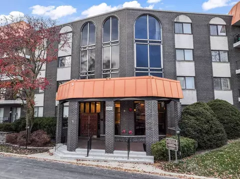 4900 Foster St #304, Skokie, IL 60077