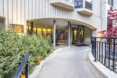 1340 N Dearborn St #5C, Chicago, IL 60610